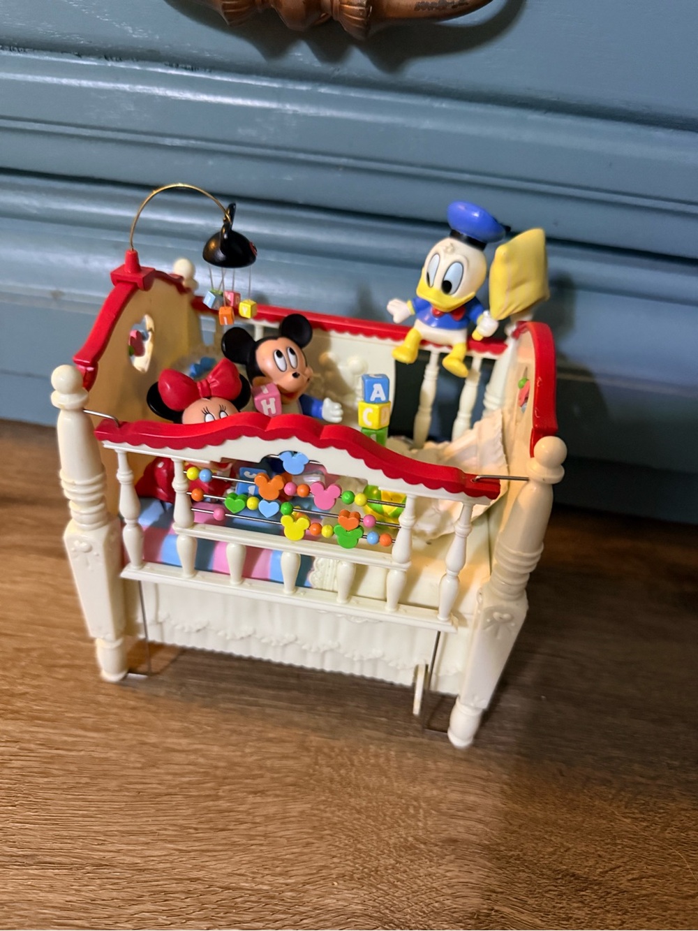 Disney enesco music box crib